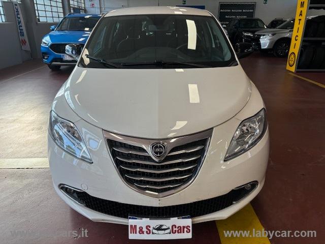 Auto - Lancia ypsilon 1.2 69 cv 5p. gpl ecochic silver