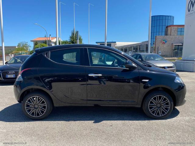 Auto - Lancia ypsilon 1.0 firefly 5p.s&s hyb. eco gold