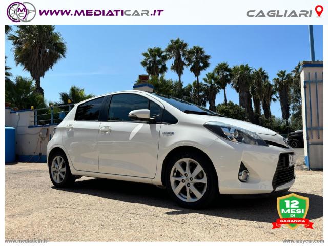 Auto - Toyota yaris 1.5 hybrid 5p. style