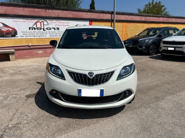 Auto - Lancia ypsilon gold 1.0 70cv hybrid