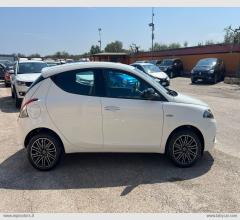 Auto - Lancia ypsilon gold 1.0 70cv hybrid