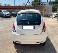 Auto - Lancia ypsilon gold 1.0 70cv hybrid