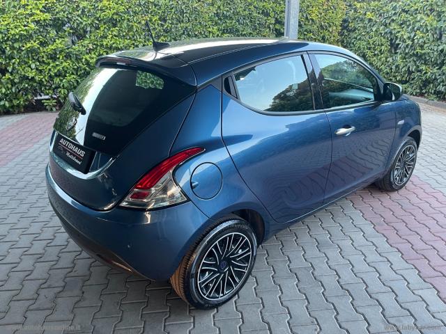 Auto - Lancia ypsilon 1.0 firefly 5p. s&s hybrid gold