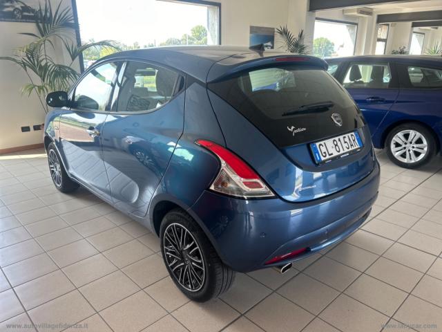 Auto - Lancia ypsilon 1.0 firefly 5p.s&s hyb. eco gold