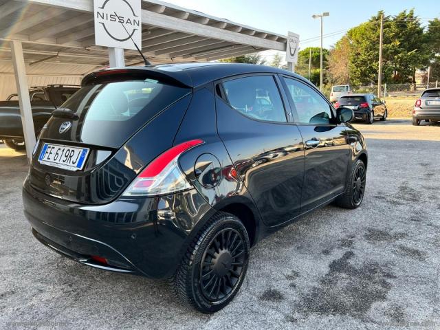 Auto - Lancia ypsilon 1.3 mjt 95 cv 5p. s&s silver