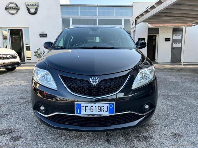 Auto - Lancia ypsilon 1.3 mjt 95 cv 5p. s&s silver