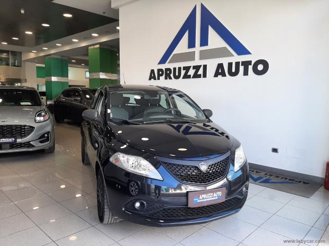 Auto - Lancia ypsilon 1.2 69 cv 5p. gold