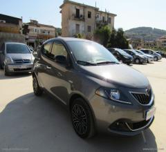 Auto - Lancia ypsilon 1.0 firefly 5p s&s hybrid silver