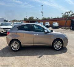 Auto - Alfa romeo giulietta exclusive 1.6 mj 105cv