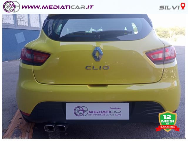 Auto - Renault clio 1.2 75 cv 5p. live