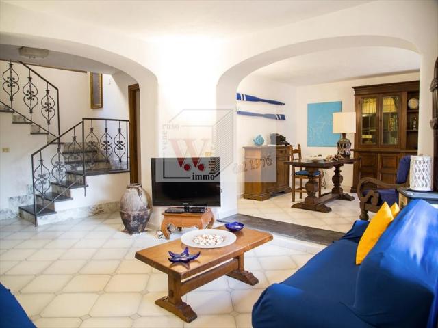 Appartamenti in Vendita - Villa in vendita a ischia sant'angelo