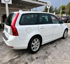 Auto - Volvo v50 d2 polar