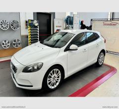 Auto - Volvo v40 d2 1.6 business edition