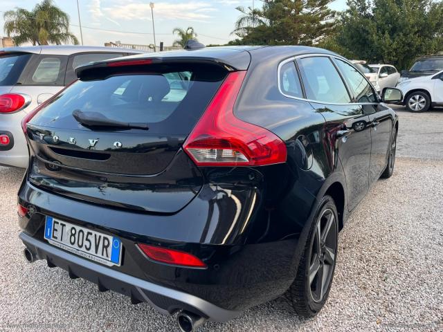 Auto - Volvo v40 d2 1.6 r-design momentum