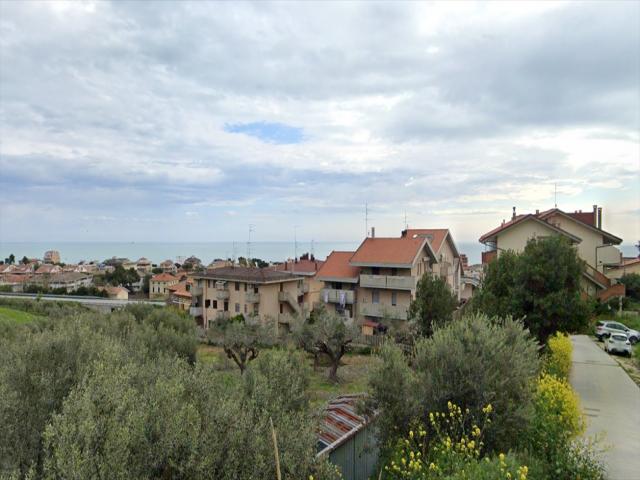 Appartamenti in Vendita - Terreno residenziale in vendita a silvi prima fascia collinare