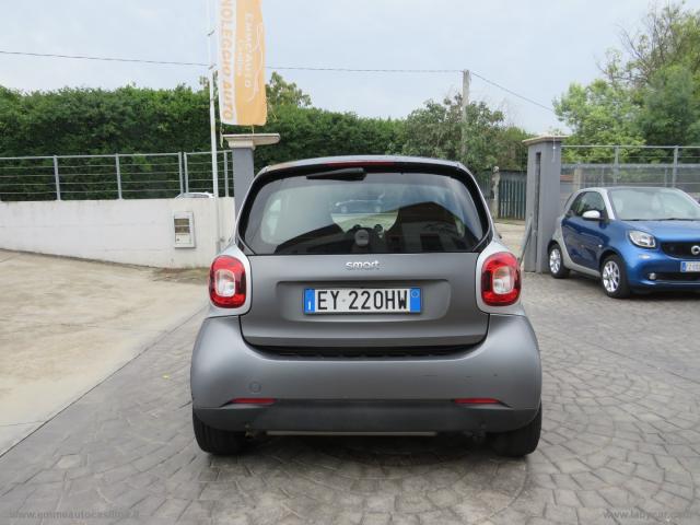 Auto - Smart fortwo 70 1.0 prime