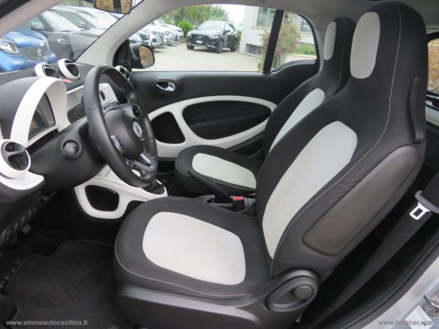 Auto - Smart fortwo 70 1.0 prime