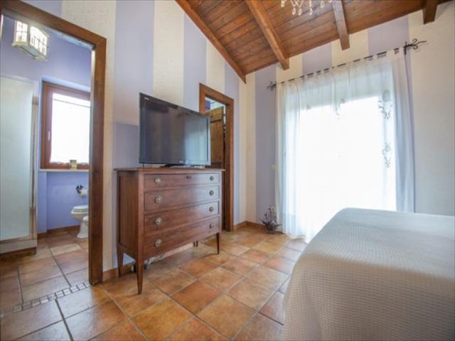 Appartamenti in Vendita - Villa in vendita a pianella periferia