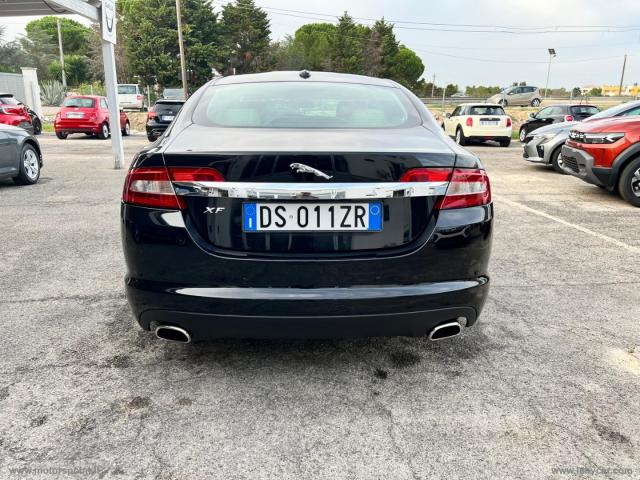 Auto - Jaguar xf 2.7d v6 luxury