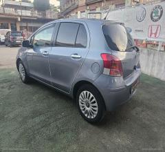 Auto - Toyota yaris 1.3 5p. sol