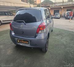 Auto - Toyota yaris 1.3 5p. sol