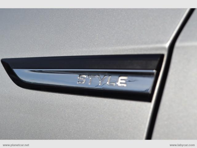 Auto - Volkswagen golf viii 2.0 tdi 115 cv dsg style