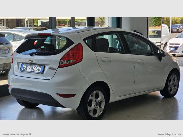 Auto - Ford fiesta 1.4 5p. bz.- gpl titanium