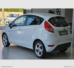 Auto - Ford fiesta 1.4 5p. bz.- gpl titanium