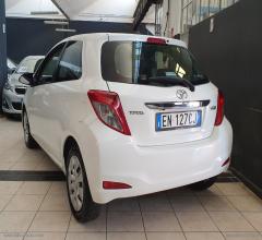 Auto - Toyota yaris 1.3 3p. active