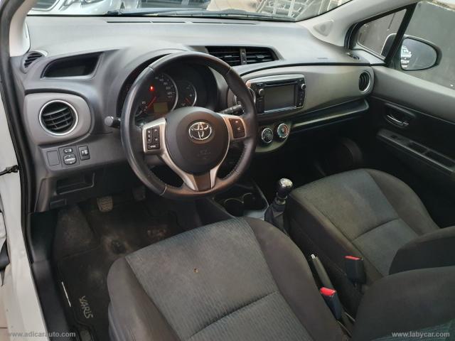 Auto - Toyota yaris 1.3 3p. active