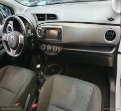 Auto - Toyota yaris 1.3 3p. active