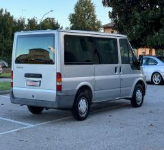 Auto - Ford transit tourneo