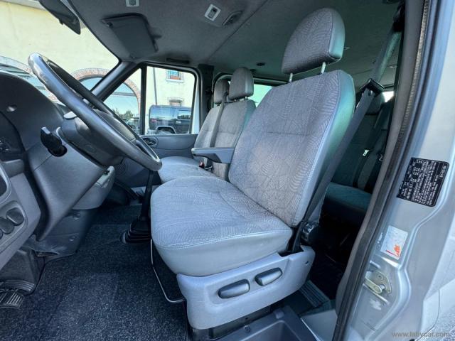 Auto - Ford transit tourneo