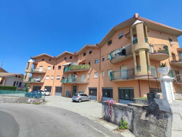 Appartamenti in Vendita - Appartamento in vendita a santo stefano di rogliano zona residenziale