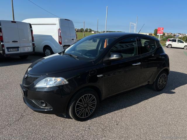 Auto - Lancia ypsilon 1.2 69 cv 5p. s&s gold