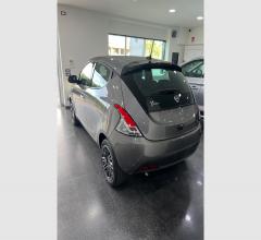 Auto - Lancia ypsilon 1.0 firefly 5p. s&s hybrid gold