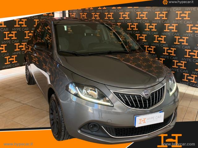 Auto - Lancia ypsilon 1.0 firefly 5p.s&s hybrid silver