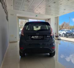 Auto - Ford fiesta 1.4 5p. bz.- gpl titanium