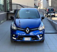 Auto - Renault clio tce 12v 75cv 5p. moschino zen