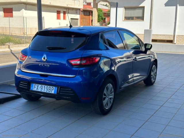 Auto - Renault clio tce 12v 75cv 5p. moschino zen