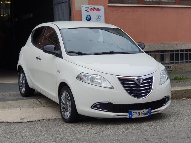 Lancia ypsilon 0.9 t.air 85 cv 5p. s&s