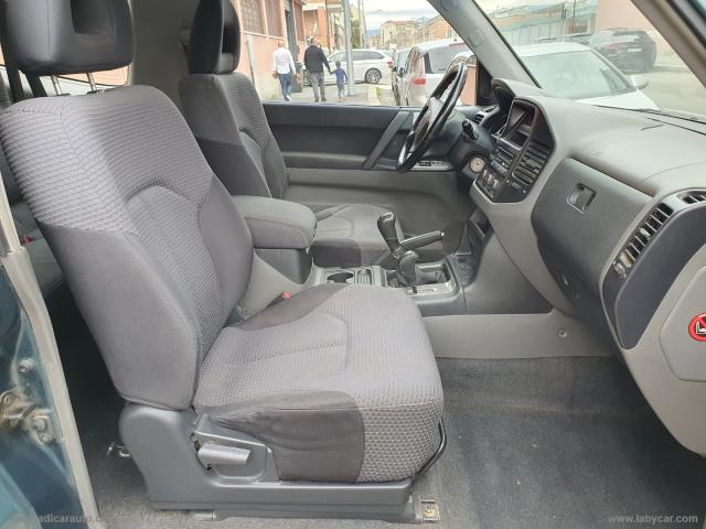 Auto - Mitsubishi pajero 2.5 tdi 3p.