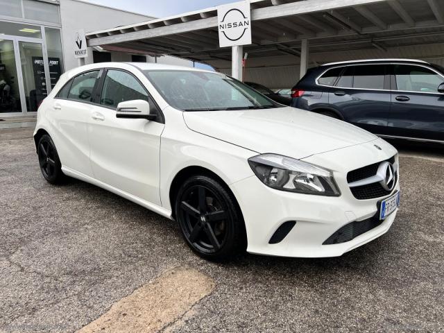 Auto - Mercedes-benz a 180 d business