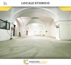 Locale commerciale in affitto a altamura zona p. colletta - via selva