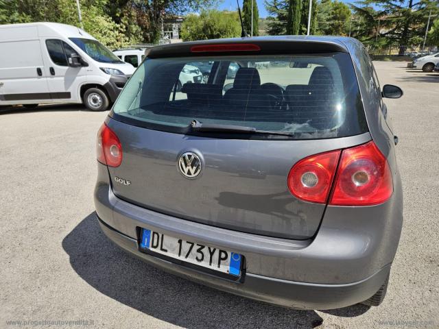 Auto - Volkswagen golf 1.9 tdi dpf 5p. united bluemotion