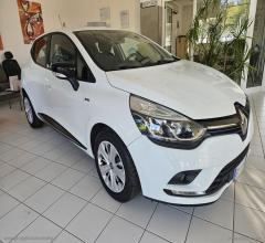 Auto - Renault clio dci 8v 75cv 5p. moschino intens