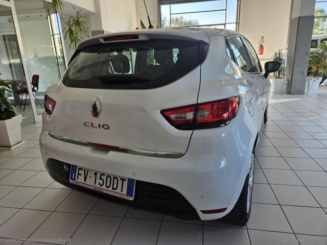 Auto - Renault clio dci 8v 75cv 5p. moschino intens