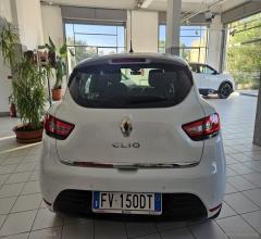 Auto - Renault clio dci 8v 75cv 5p. moschino intens