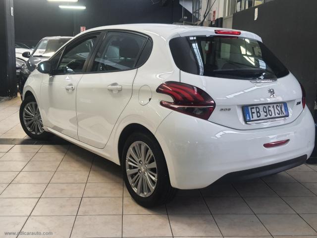 Auto - Peugeot 208 puretech 82 5p. access