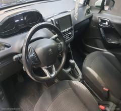 Auto - Peugeot 208 puretech 82 5p. access